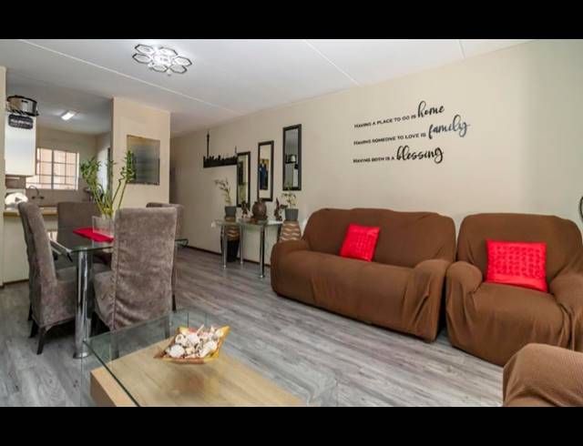 2 bed property to rent in SHARONLEA